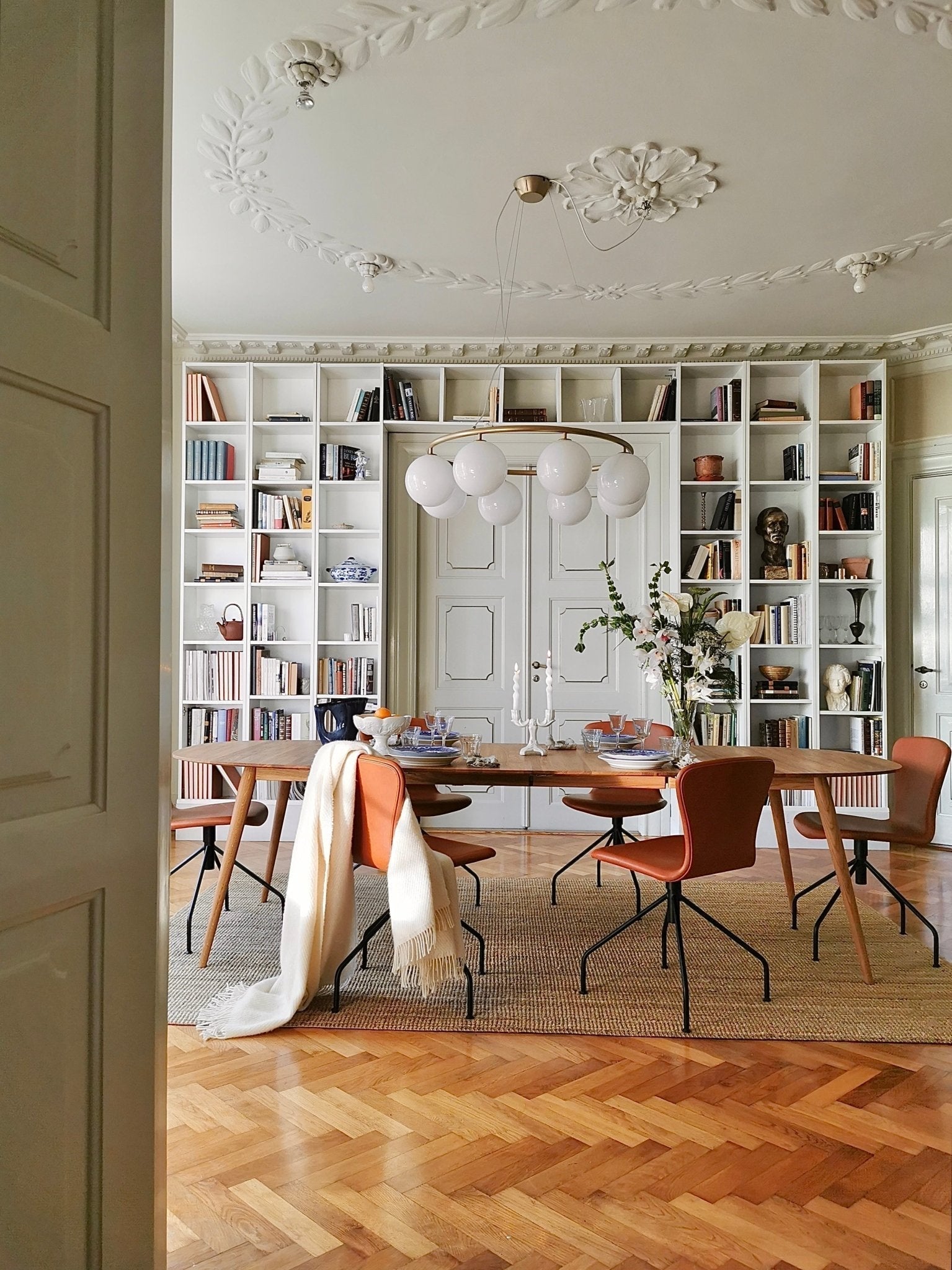 Extendable Dining Tables and Chairs to Match | Modern Design Guide | HORNE