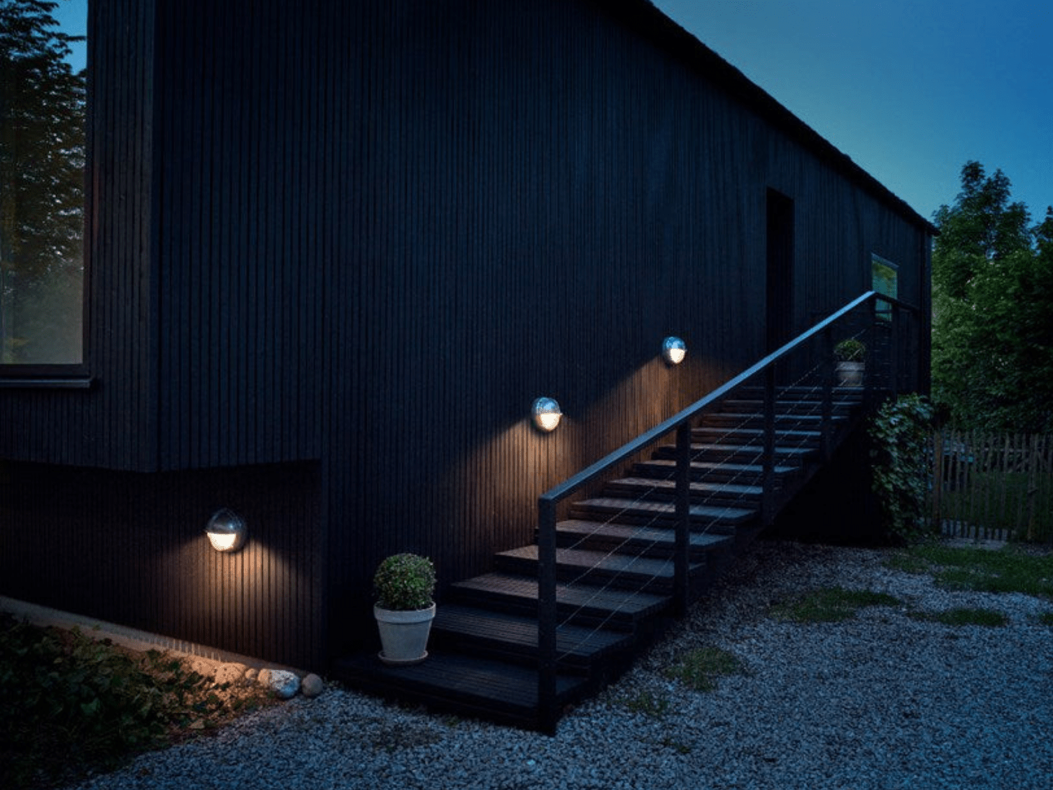Modern Outdoor Wall Lights: Weather-Resistant Fixtures - HORNE, image size:1506x1130