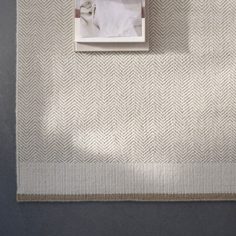 Stratum Echo rug in White 170x240 (5.6' x 7.9')