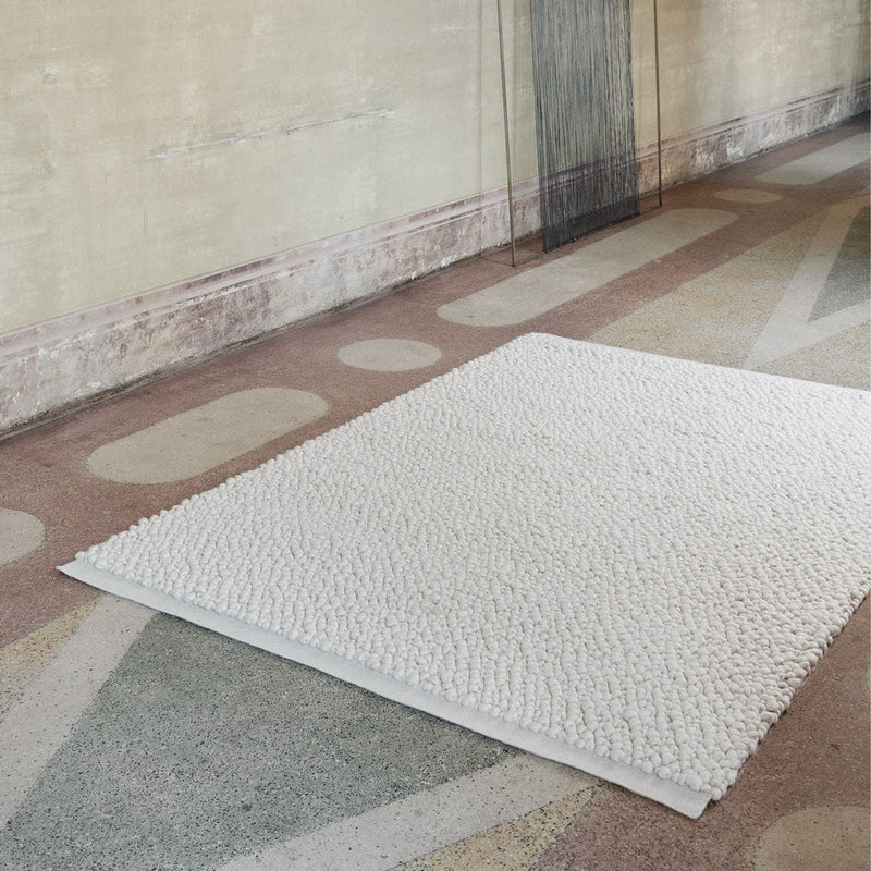 Sigga rug in White 170x240 (5.6' x 7.9')