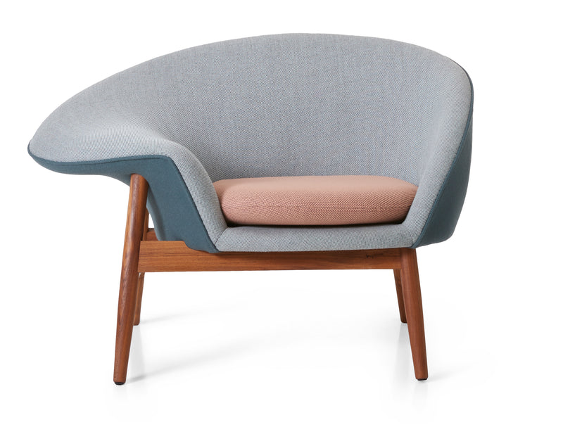 Fried Egg Lounge Chair - Warm Nordic - Chairs - Barnum 09/Smoked Oak - Left - Facing - HORNE