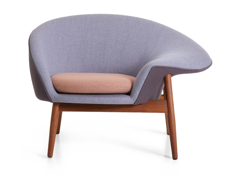 Fried Egg Lounge Chair - Warm Nordic - Chairs - Barnum 09/Smoked Oak - Left - Facing - HORNE