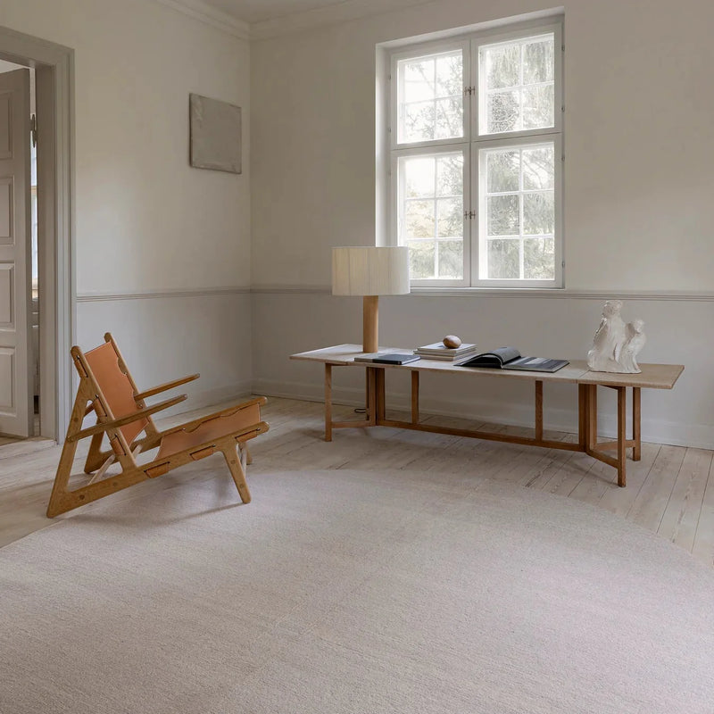 Kokoro Dawn rug in White 250 diam. (8.2' diam.)