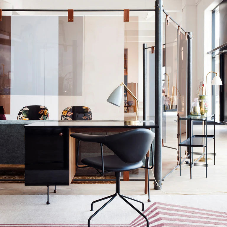 Gräshoppa Table Lamp - Metal Shade