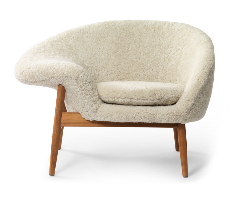 Fried Egg Lounge Chair - Warm Nordic - Chairs - Barnum 09/Smoked Oak - Left - Facing - HORNE
