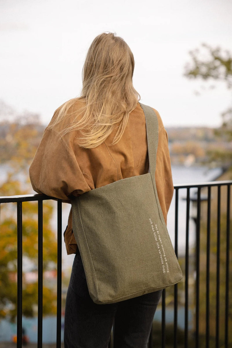 Astrid Lindgren Tote Bag - Design House Stockholm Bags - Black (Den som är väldigt stark...) - HORNE