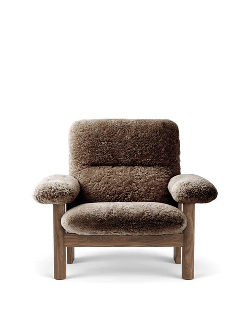 Brasilia Lounge Chair - Sheepskin - Audo Copenhagen - Chairs - Sahara - Natural Oak - HORNE