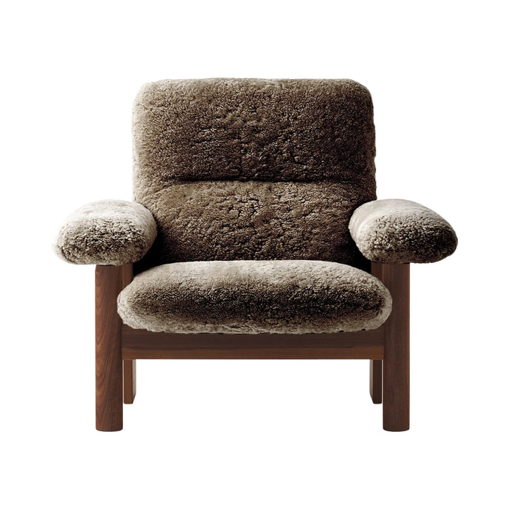 Brasilia Lounge Chair - Sheepskin - Audo Copenhagen - Chairs - Sahara - Dark Stained Oak - HORNE