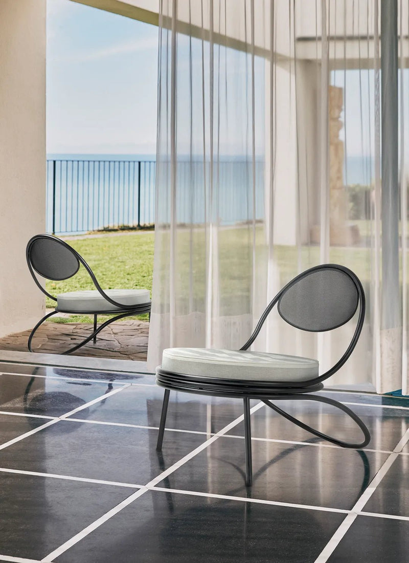 Copacabana Lounge Chair - Gubi Chairs - Black Semi Matt - Group A - HORNE