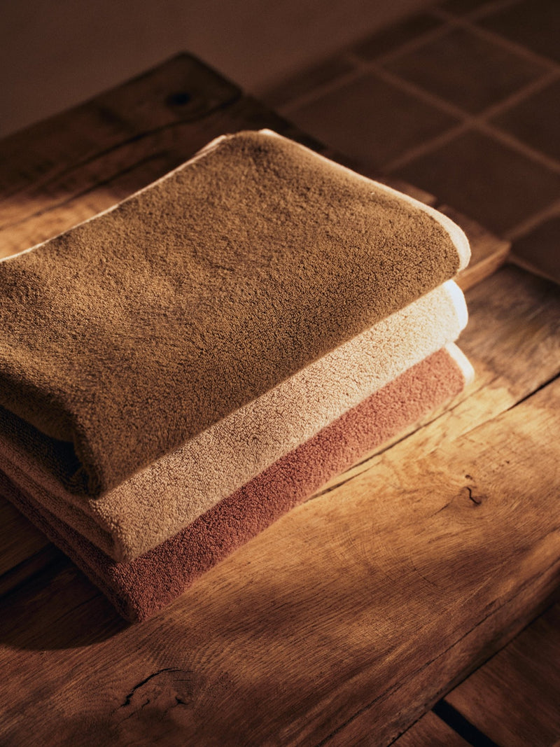 Ekko Hand Towel - Ferm Living - Mocha/Cashmere - HORNE