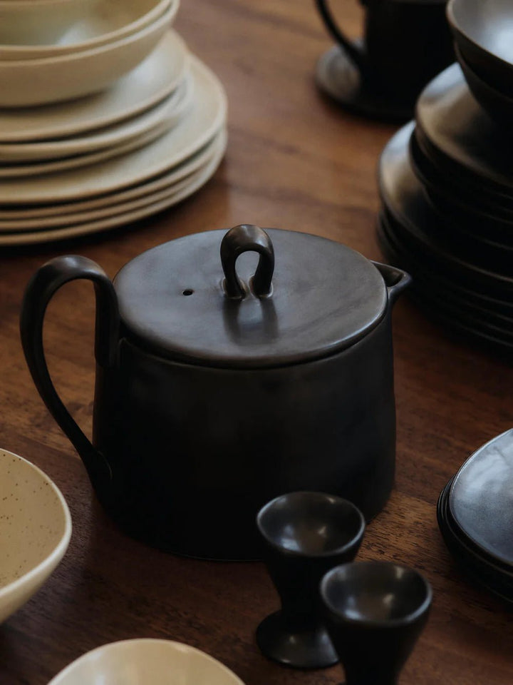 Flow Tea Pot - Ferm Living Coffee + Tea - Off - white Speckle - HORNE