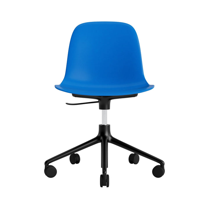 Form Chair Swivel 5W Gas Lift Aluminum - Normann Copenhagen Swivel Chairs - Form Chair Swivel 5W Gas Lift Black Alu - Bright Blue - HORNE