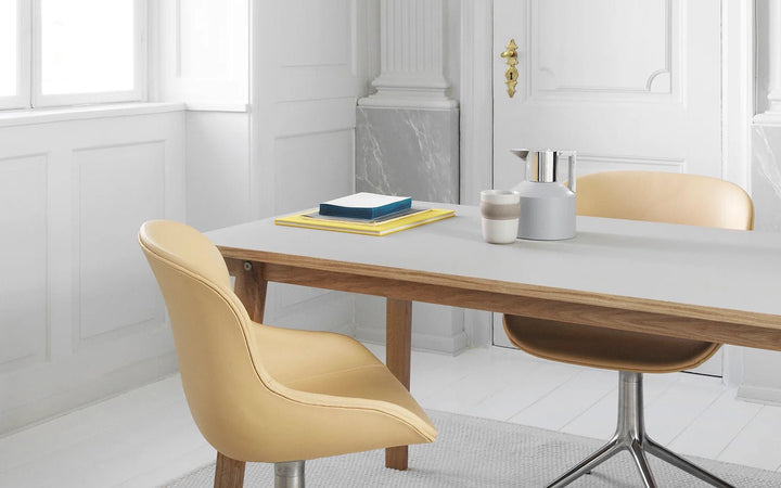 Hyg Chair Swivel 4L - Normann Copenhagen Swivel Chairs - Hyg Chair Swivel 4L Black Alu - Sand - HORNE