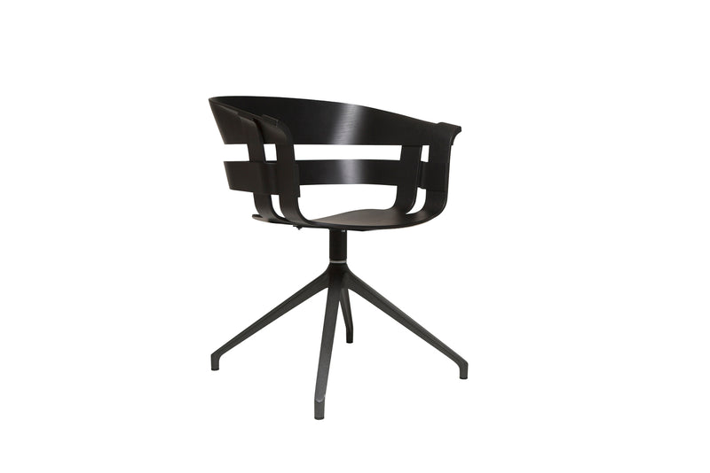 Wick Chair With Swivel Legs
