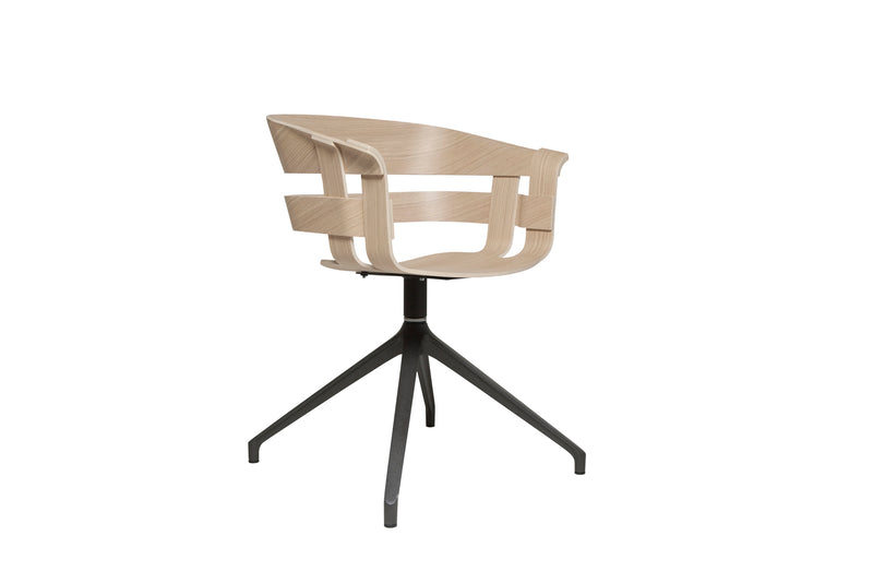 Wick Chair With Swivel Legs