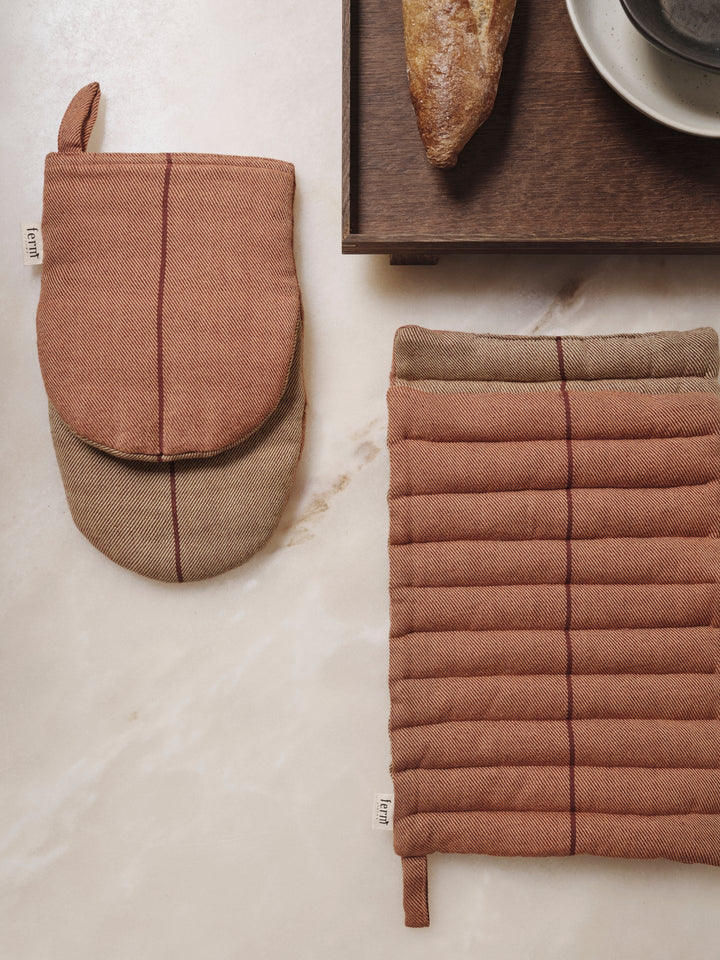 Ito Oven Mitt - Ferm Living - Kitchen Tools - Seaweed - HORNE