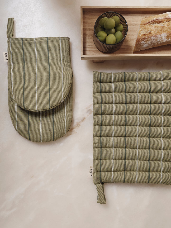 Ito Oven Mitt - Ferm Living - Kitchen Tools - Seaweed - HORNE