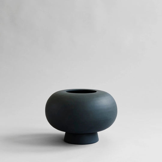 Kabin Vase - 101 Copenhagen Vases - Fat - Black - HORNE