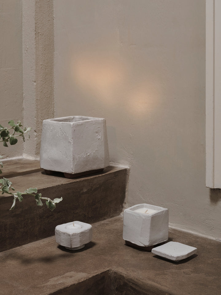 Kurinu Pot - Ferm Living - Planters - White - HORNE