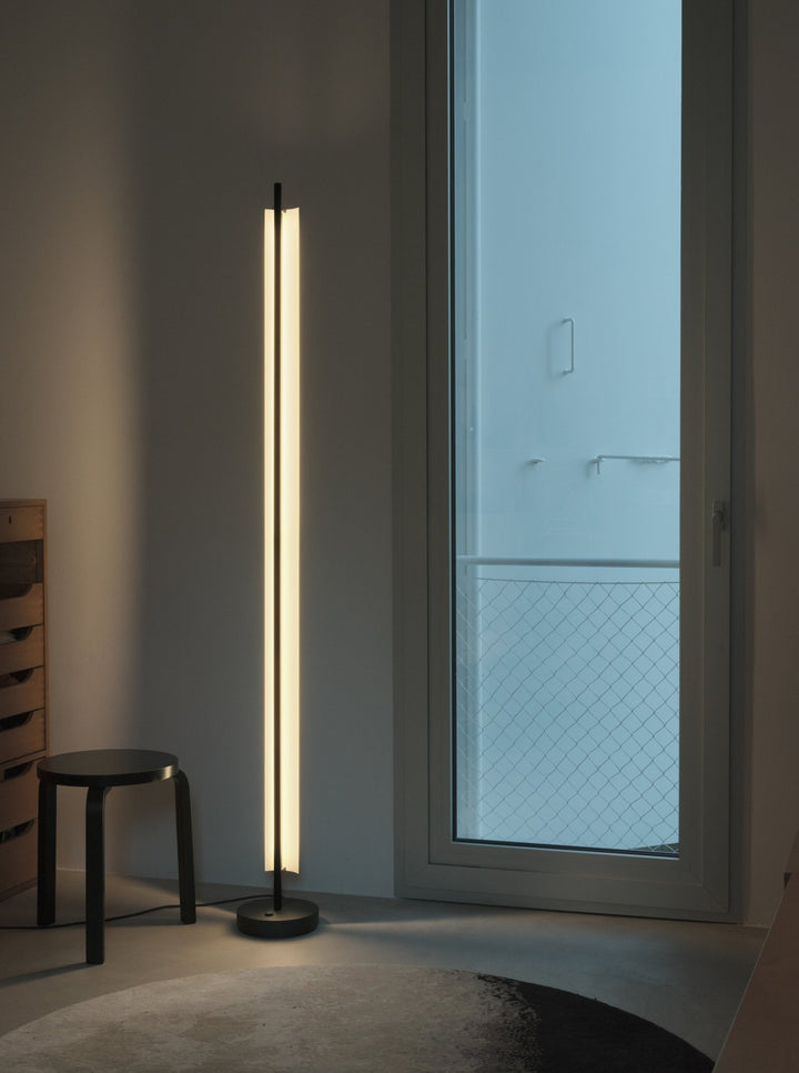 Lámina 165 Floor Lamp - Santa & Cole - Floor Lamps - HORNE