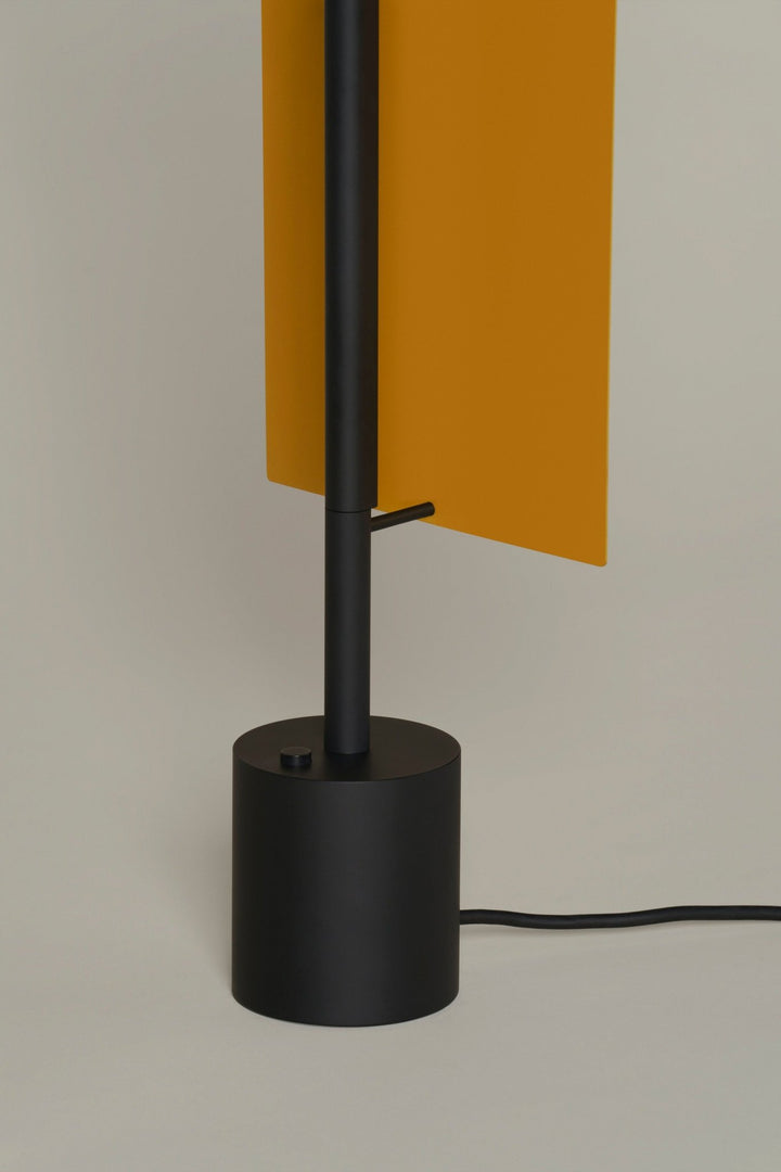 Lámina Dorada 45 Table Lamp - Santa & Cole - Table + Task - HORNE