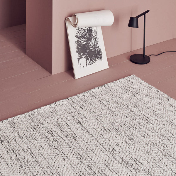 Nyoko rug in Nyoko White 200x300 (6.6' x 9.8')