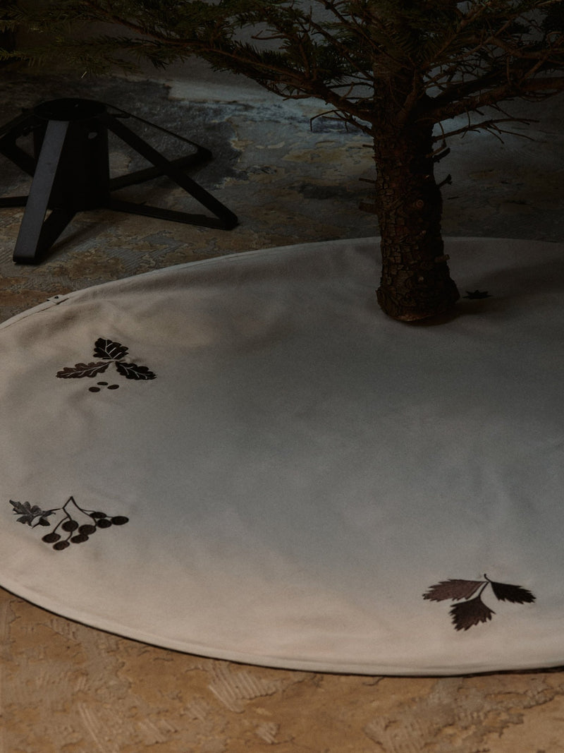 Oak Christmas Tree Blanket - Round - Ferm Living Art + Objects - HORNE