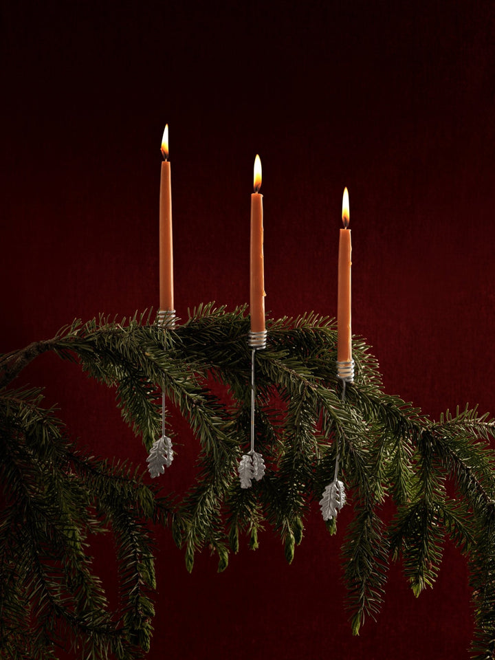 Oak Leaf Christmas Tree Candle Holders - Brass - Set of 4 styled in a contemporary interior - Ferm Living 2
