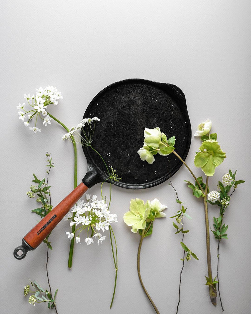 Pancake Pan with Walnut Handle - 9.25