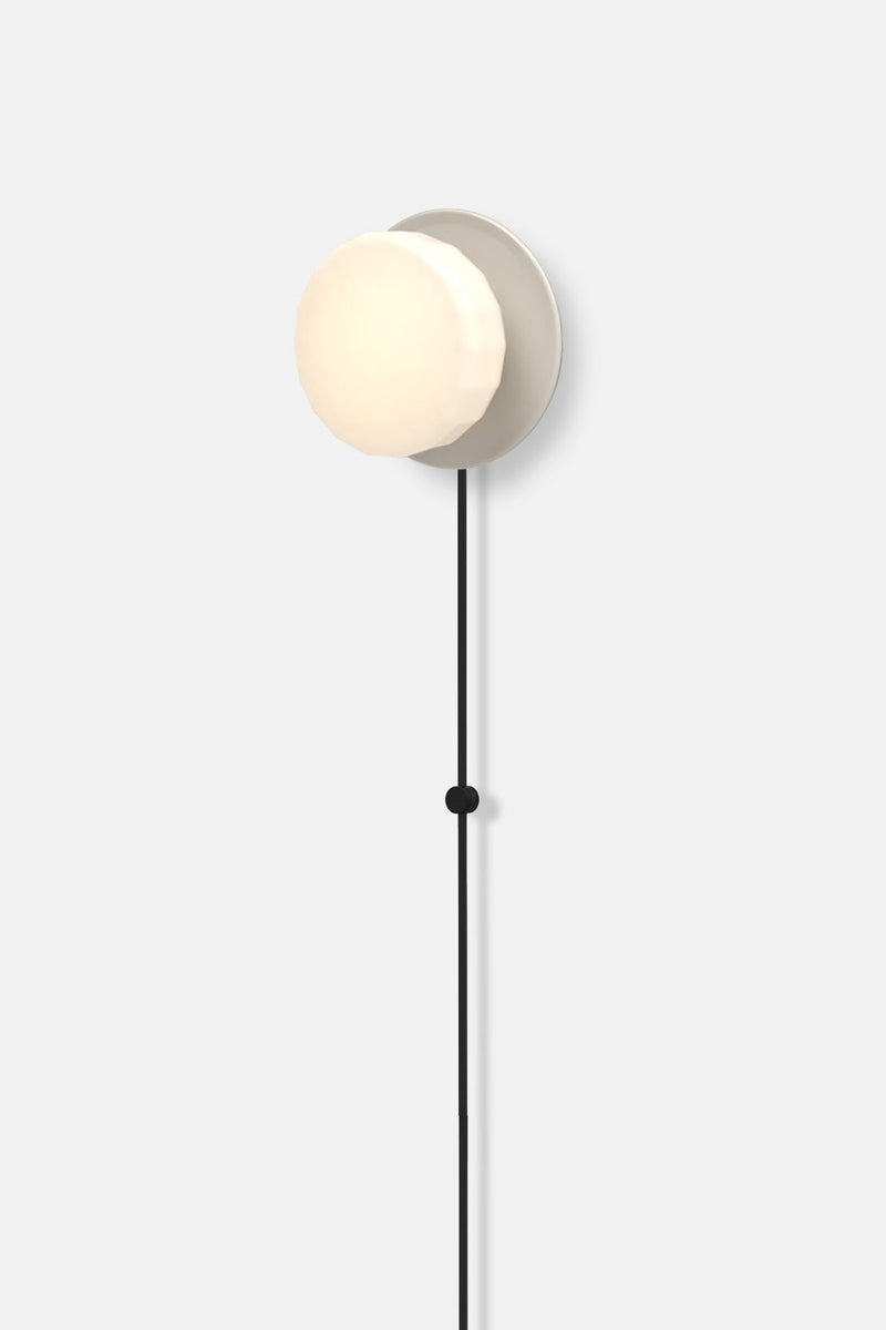Pastille 1 Disc Corded - Faceted - RBW Lighting - Matte White - 2700K (warm white) - Corded Plug - in (Back) / 120V Input - HORNE