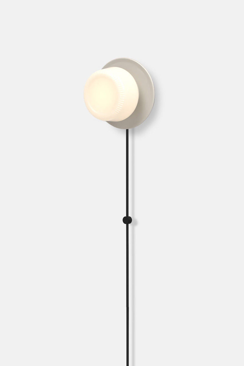Pastille 1 Disc Corded - Ribbed - RBW Lighting - Matte White - 2700K (warm white) - Corded Plug - in (Back) / 120V Input - HORNE
