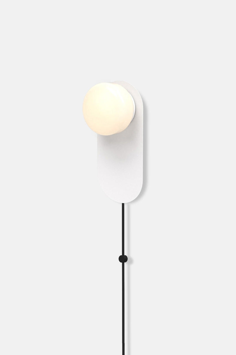 Pastille 1 Wayfind Corded - Droplet - RBW Lighting - Matte White - 2700K (warm white) - Corded Plug - in (Back) / 120V Input - HORNE