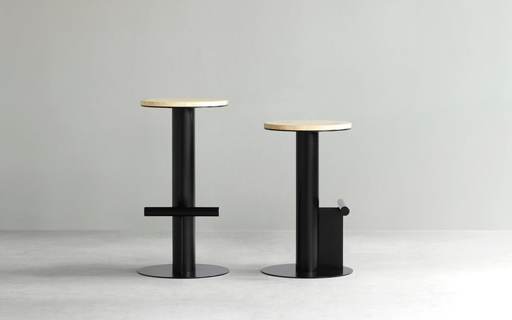Pole Barstool 75 cm - Normann Copenhagen Barstools - Pine/Sand - HORNE