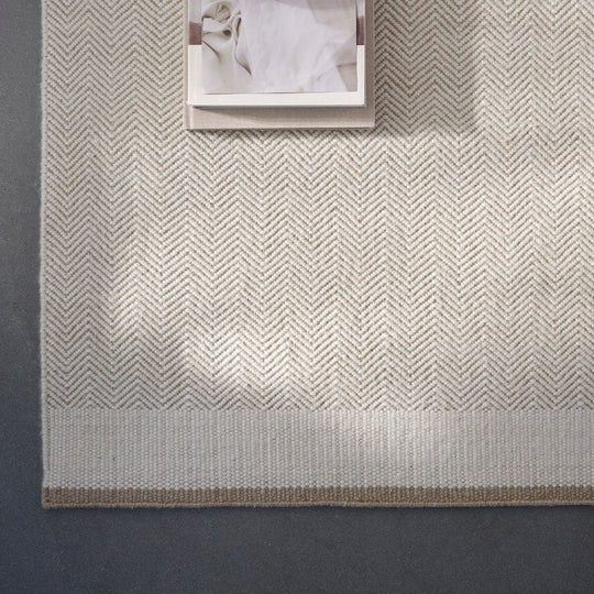 Stratum Echo rug in White 200x300 (6.6' x 9.8')