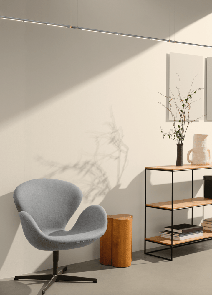 Swan™ Chair - Fritz Hansen - Chairs - Christianshavn - Beige - Brown Bronze - HORNE
