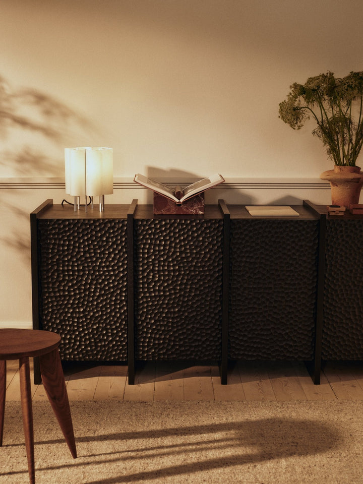 Tvara Book Stand - Ferm Living - Rosso Levanto - HORNE