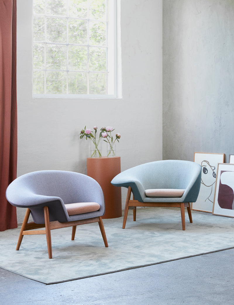 Fried Egg Lounge Chair - Warm Nordic - Chairs - Barnum 09/Smoked Oak - Left - Facing - HORNE