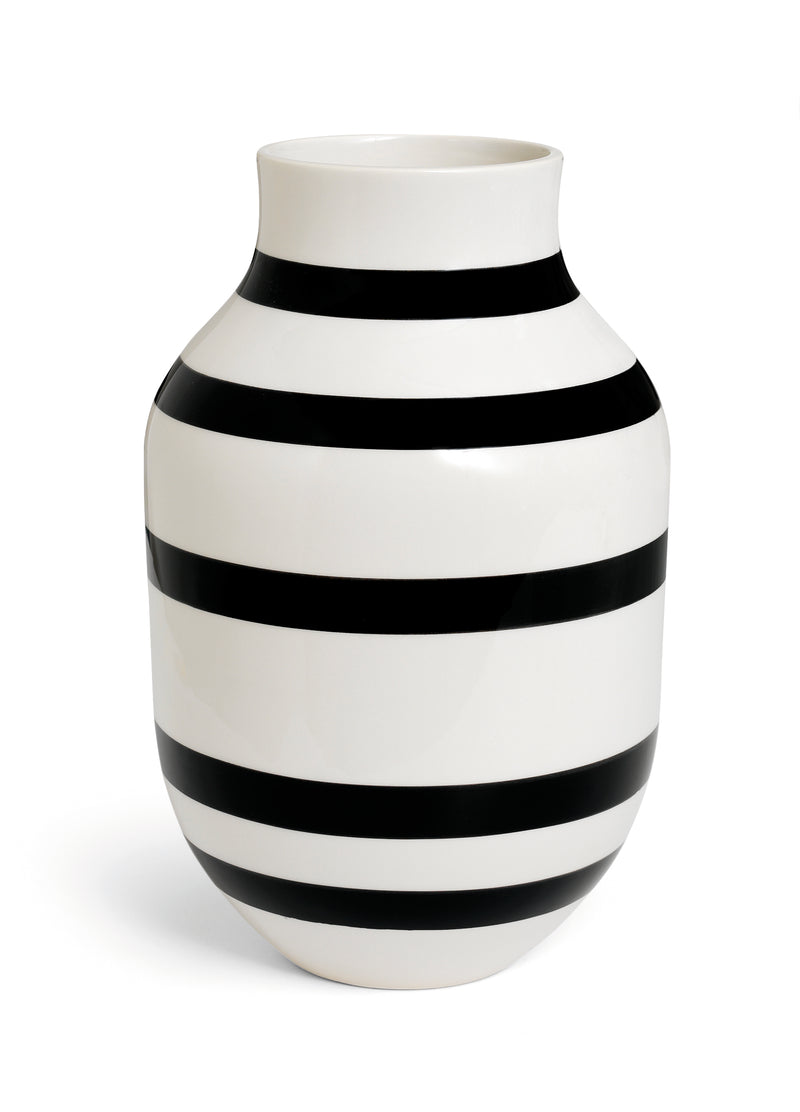 Omaggio Vase - Black - Kähler - Vases - 7.5