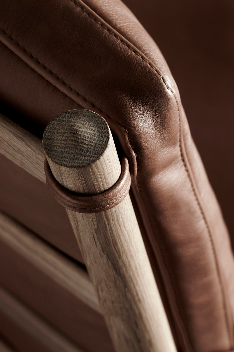 OW149 Colonial Chair - Carl Hansen & Son - Chairs - Oiled Oak/Thor 307 Leather - HORNE