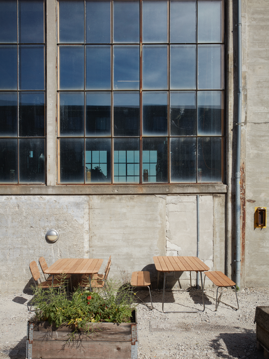 Lilium Bench - Skagerak by Fritz Hansen - Outdoor Furniture - HORNE