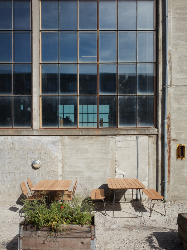 Lilium Chair - Skagerak by Fritz Hansen - Outdoor Furniture - HORNE