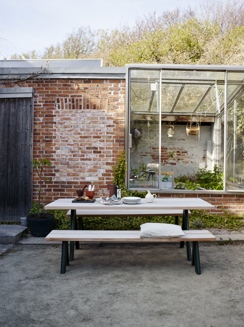 Overlap Table - Skagerak by Fritz Hansen - Outdoor Furniture - Anthracite Black - HORNE