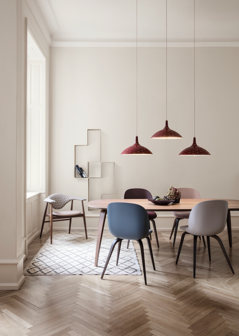 Beetle Dining Chair - Smoked Oak Base - Gubi - Chairs - Alabaster White - HORNE