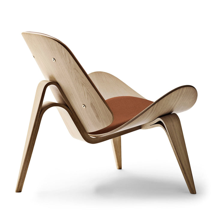 CH07 Shell Chair - Carl Hansen & Son - Chairs - Thor 301 Leather - HORNE