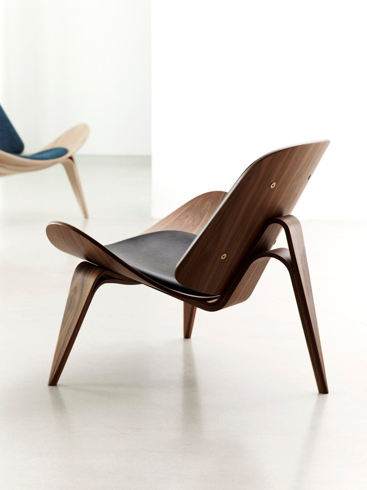 CH07 Shell Chair - Carl Hansen & Son - Chairs - Thor 301 Leather - HORNE
