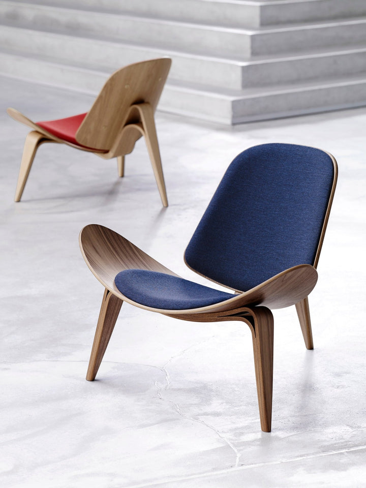 CH07 Shell Chair - Carl Hansen & Son - Chairs - Thor 301 Leather - HORNE