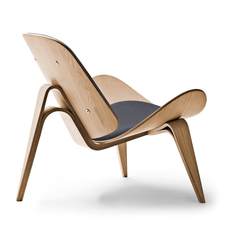 CH07 Shell Chair - Carl Hansen & Son - Chairs - Thor 301 Leather - HORNE