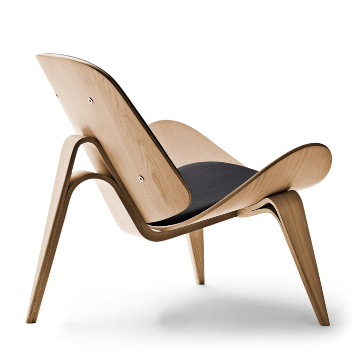 CH07 Shell Chair - Carl Hansen & Son - Chairs - Thor 301 Leather - HORNE