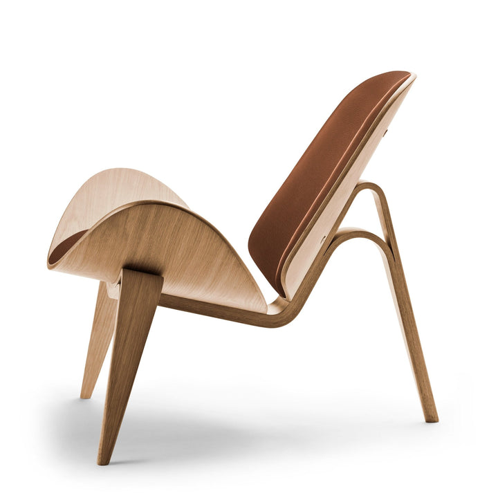 CH07 Shell Chair - Carl Hansen & Son - Chairs - Thor 301 Leather - HORNE