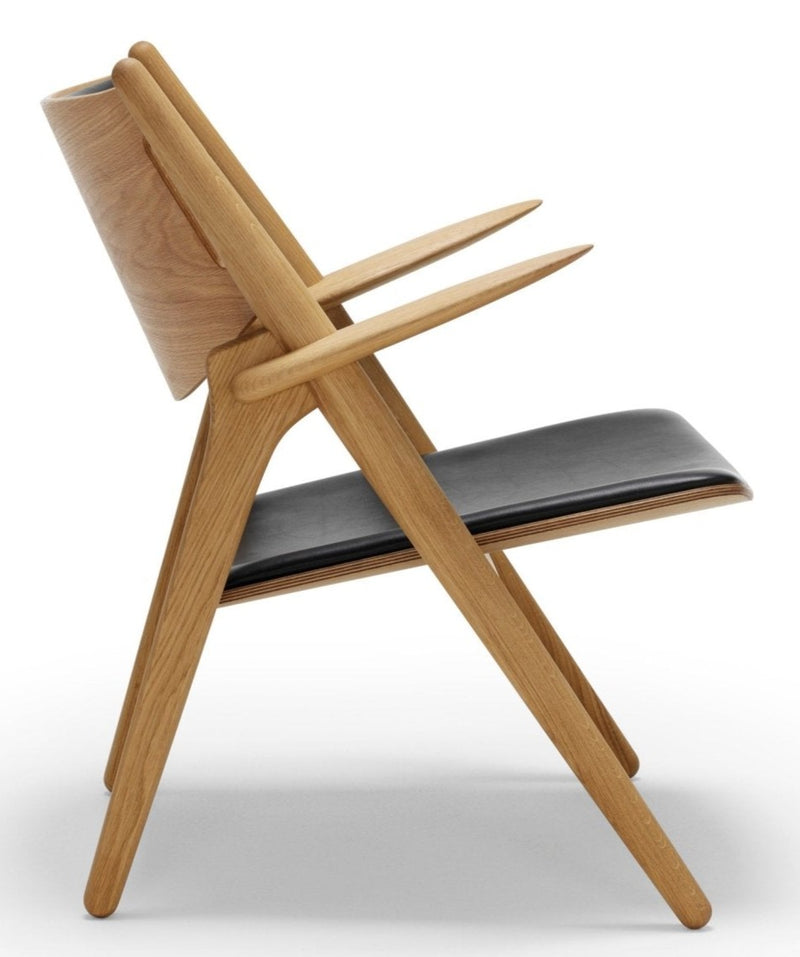 CH28P Lounge Chair - Carl Hansen & Son - Chairs - Lacquered Oak - Leather - Loke 7050 - HORNE
